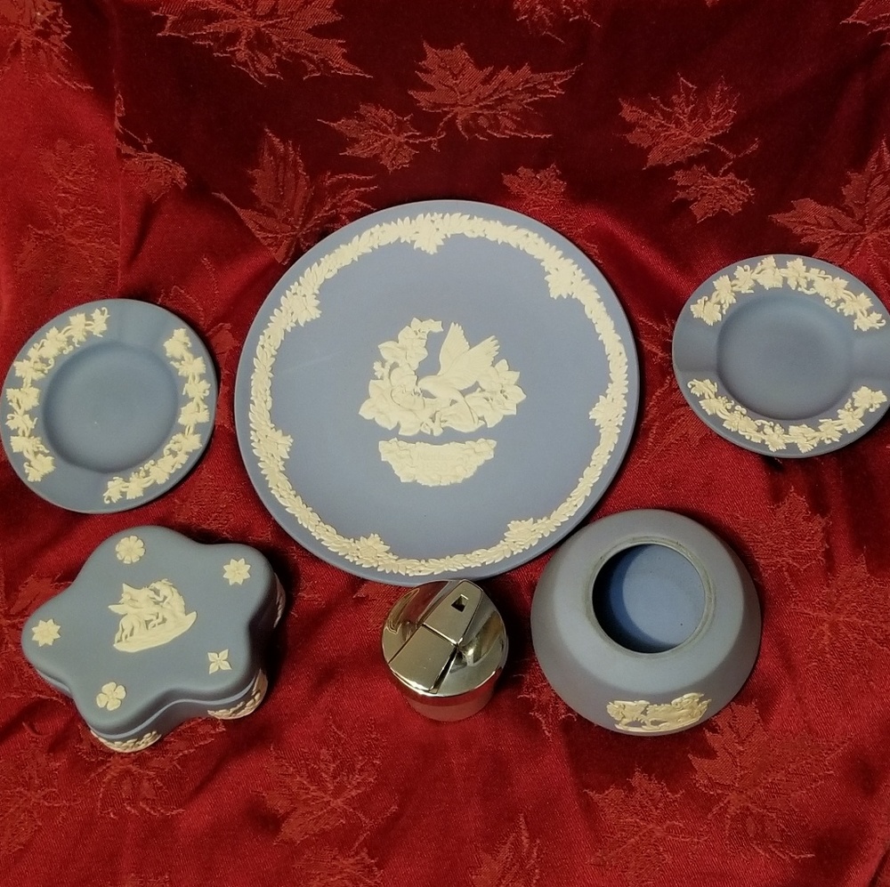 COPY - Vintage cream color on Wedgwood Blue/Laven…